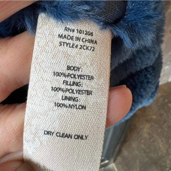 Soft Surroundings Rich Blue Plush Faux Fur Reversible‎ Vest - Picture 3 of 15